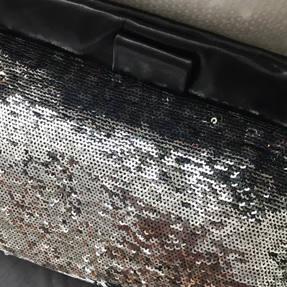 Miu Miu Sequin Clutch - Picture 6 of 7
